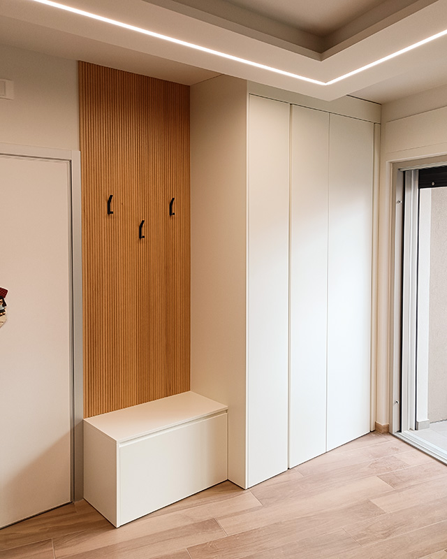 ARMADIO CON PANCA - cellulare