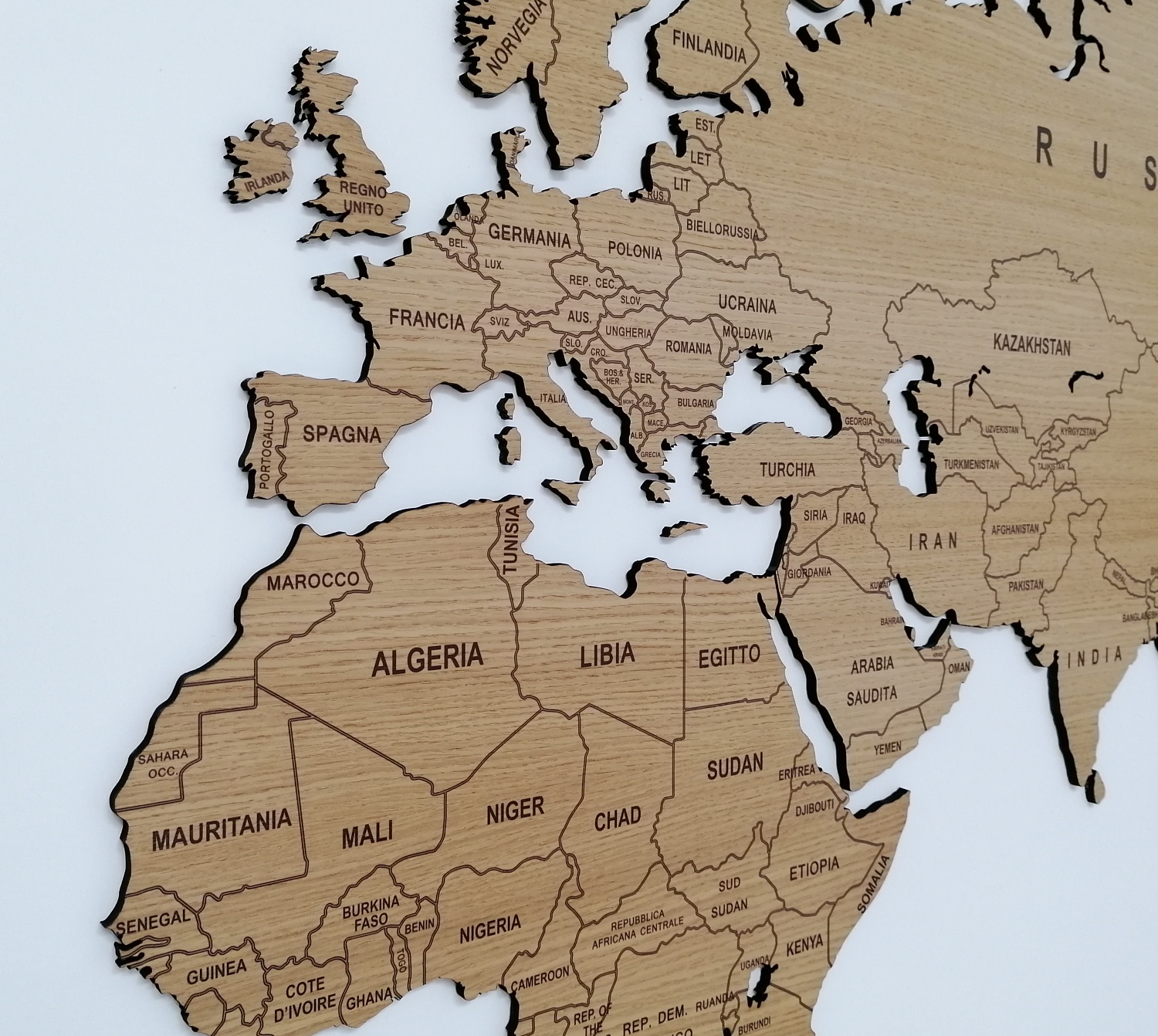 Dettaglio stampa diretta su Legno di Rovere Planisfero in Legno | Monopoli - Mercuri Design